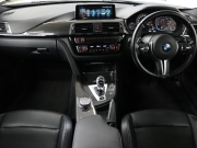BMW Mシリーズ M3 MDCT　Mｻｽﾍﾟﾝｼｮﾝ ｺﾝﾌｫｰﾄA ｲﾝﾃﾘｼﾞｪﾝﾄS 黒革 ﾅﾋﾞTV Bluetooth Bｶﾒﾗ HUD LEDﾍｯﾄﾞﾗｲﾄ ｶｰﾎﾞﾝﾙｰﾌ ｶｰﾎﾞﾝｲﾝﾃﾘｱ Mｽﾎﾟｰﾂｽﾃｱﾘﾝｸﾞ Mｽﾎﾟｰﾂｴｷｿﾞｰｽﾄｼｽﾃﾑ Mﾌﾞﾙｰｷｬﾘﾊﾟｰ Mｴｱﾛ&19AW(ｽﾀｲﾘﾝｸﾞ437M)　2年保証付