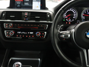 BMW Mシリーズ M2 ﾍﾞｰｽｸﾞﾚｰﾄﾞ　後期LCI ｺﾝﾌｫｰﾄA ｲﾝﾃﾘｼﾞｪﾝﾄS 黒革 純正Idriveﾅﾋﾞ Bｶﾒﾗ LEDﾍｯﾄﾞﾗｲﾄ ｶｰﾎﾞﾝｲﾝﾃﾘｱ ﾃﾞｭｱﾙｴｷｿﾞｰｽﾄﾃｰﾙﾊﾟｲﾌﾟ Mｽﾎﾟｰﾂｽﾃｱﾘﾝｸﾞ Mﾌﾞﾚｰｷｷｬﾘﾊﾟｰ Mｴｱﾛ&19ｲﾝﾁAW　2年保証付