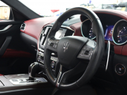 マセラティ ギブリ ﾍﾞｰｽｸﾞﾚｰﾄﾞ　赤革 ｻﾝﾙｰﾌ 純正SDﾅﾋﾞ ｸﾙｰｽﾞｺﾝﾄﾛｰﾙ Bｶﾒﾗ Bluetooth ｷｾﾉﾝﾍｯﾄﾞﾗｲﾄ ﾌﾞﾗｲﾝﾄﾞｽﾎﾟｯﾄ 自動Rｹﾞｰﾄ ｽﾎﾟｰﾂﾓｰﾄﾞ ﾚｯﾄﾞｷｬﾘﾊﾟｰ 純正20ｲﾝﾁAW(ｳﾗｰﾉ)　2年保証付