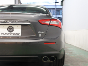 マセラティ ギブリ ﾍﾞｰｽｸﾞﾚｰﾄﾞ　赤革 ｻﾝﾙｰﾌ 純正SDﾅﾋﾞ ｸﾙｰｽﾞｺﾝﾄﾛｰﾙ Bｶﾒﾗ Bluetooth ｷｾﾉﾝﾍｯﾄﾞﾗｲﾄ ﾌﾞﾗｲﾝﾄﾞｽﾎﾟｯﾄ 自動Rｹﾞｰﾄ ｽﾎﾟｰﾂﾓｰﾄﾞ ﾚｯﾄﾞｷｬﾘﾊﾟｰ 純正20ｲﾝﾁAW(ｳﾗｰﾉ)　2年保証付