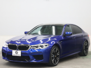 BMW Mシリーズ M5　ｲﾝﾃﾘｼﾞｪﾝﾄｾｰﾌﾃｨ 黒革 ﾍﾞﾝﾁﾚｰﾀｰ ｶｰﾎﾞﾝﾙｰﾌ Idriveﾅﾋﾞ TV 360ｶﾒﾗ harman/kardon ﾜｲﾔﾚｽﾁｬｰｼﾞﾝｸﾞ HUD Mｽﾎﾟｰﾂｽﾃｱﾘﾝｸﾞ Mｴｷｿﾞｰｽﾄｼｽﾃﾑ Mﾏﾙﾁﾌｧﾝｸｼｮﾝｼｰﾄ Mｴｱﾛ&20ｲﾝﾁﾀﾞﾌﾞﾙｽﾎﾟｰｸAW(ｽﾀｲﾘﾝｸﾞ706M)　2年保証