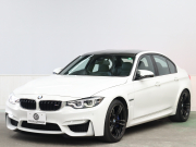 BMW Mシリーズ M3 ｾﾀﾞﾝ MDCT　1ｵｰﾅｰ 後期LCI ｺﾝﾌｫｰﾄA ｲﾝﾃﾘｼﾞｪﾝﾄS 黒革 ﾅﾋﾞTV harman/kardon Bｶﾒﾗ ﾍｯﾄﾞｱｯﾌﾟD LEDﾍｯﾄﾞﾗｲﾄ ｶｰﾎﾞﾝｲﾝﾃﾘｱ Mｻｽﾍﾟﾝｼｮﾝ Mﾌﾞﾙｰｷｬﾘﾊﾟｰ Mｽﾎﾟｰﾂﾚｻﾞｰｽﾃｱﾘﾝｸﾞ Mｴｱﾛ&19AW(ｽﾀｲﾘﾝｸﾞ437M)　2年保証付