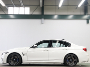 BMW Mシリーズ M3 ｾﾀﾞﾝ MDCT　1ｵｰﾅｰ 後期LCI ｺﾝﾌｫｰﾄA ｲﾝﾃﾘｼﾞｪﾝﾄS 黒革 ﾅﾋﾞTV harman/kardon Bｶﾒﾗ ﾍｯﾄﾞｱｯﾌﾟD LEDﾍｯﾄﾞﾗｲﾄ ｶｰﾎﾞﾝｲﾝﾃﾘｱ Mｻｽﾍﾟﾝｼｮﾝ Mﾌﾞﾙｰｷｬﾘﾊﾟｰ Mｽﾎﾟｰﾂﾚｻﾞｰｽﾃｱﾘﾝｸﾞ Mｴｱﾛ&19AW(ｽﾀｲﾘﾝｸﾞ437M)　2年保証付