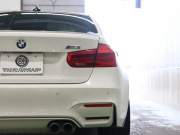 BMW Mシリーズ M3 ｾﾀﾞﾝ MDCT　1ｵｰﾅｰ 後期LCI ｺﾝﾌｫｰﾄA ｲﾝﾃﾘｼﾞｪﾝﾄS 黒革 ﾅﾋﾞTV harman/kardon Bｶﾒﾗ ﾍｯﾄﾞｱｯﾌﾟD LEDﾍｯﾄﾞﾗｲﾄ ｶｰﾎﾞﾝｲﾝﾃﾘｱ Mｻｽﾍﾟﾝｼｮﾝ Mﾌﾞﾙｰｷｬﾘﾊﾟｰ Mｽﾎﾟｰﾂﾚｻﾞｰｽﾃｱﾘﾝｸﾞ Mｴｱﾛ&19AW(ｽﾀｲﾘﾝｸﾞ437M)　2年保証付