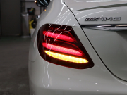 AMG Eクラス E43 4MATIC ｴｸｽｸﾙｰｼﾌﾞ&ﾚｰﾀﾞｰSP　ﾍﾞｰｼﾞｭ革 ﾍﾞﾝﾁﾚｰﾀｰ ﾋｰﾀｰ ﾘﾗｸｾﾞｰｼｮﾝ機能 ﾀﾞｲﾅﾐｯｸｼｰﾄ ﾊﾟﾉﾗﾏSR 純正ﾅﾋﾞTV ﾌﾞﾙﾒｽﾀｰS 360ｶﾒﾗ HUD Carplay AMGｽﾎﾟｰﾂｻｽﾍﾟﾝｼｮﾝ AMGｴｸﾞｿﾞｰｽﾄ AMGｴｱﾛ&20ｲﾝﾁAW 2年保証付