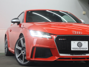 アウディ TT RS クーペ ｱｼｽﾀﾝｽPKGｱﾄﾞﾊﾞﾝｽﾄﾞ　黒革(Sｽﾎﾟｰﾂ) MMIﾅﾋﾞ Bｶﾒﾗ Bluetooth ｸﾙｰｽﾞｺﾝﾄﾛｰﾙ ﾏﾄﾘｸｽOLEDﾘｱﾗｲﾄ ﾏｸﾞﾈﾃｨｯｸﾗｲﾄﾞｻｽﾍﾟﾝｼｮﾝ 可変ﾊﾞﾙﾌﾞ ﾚｯﾄﾞｷｬﾘﾊﾟｰ 純正20ｲﾝﾁAW(ﾏｯﾄﾁﾀﾆｳﾑ)　2年保証付