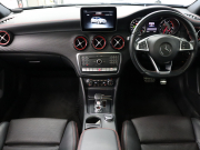 AMG Aクラス A45 4MATIC ﾚｰﾀﾞｰSP　後期 黒革 ﾊﾟﾉﾗﾏSR 純正ﾅﾋﾞ TV Bｶﾒﾗ Carplay LEDﾊﾟﾌｫｰﾏﾝｽﾍｯﾄﾞﾗｲﾄ AMGｻｽﾍﾟﾝｼｮﾝ AMGﾊﾟﾌｫｰﾏﾝｽｴｸﾞｿﾞｰｽﾄ AMG強化ﾌﾞﾚｰｷ AMGｴｱﾛ&18ｲﾝﾁAW　2年保証付