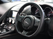 ジャガー Fタイプ Rｸｰﾍﾟ AWD ｴｸｽﾃﾘｱｽﾎﾟｰﾂﾃﾞｻﾞｲﾝﾊﾟｯｸ&ﾌﾞﾗｯｸﾊﾟｯｸ　赤/黒革 ｶﾞﾗｽﾙｰﾌ 純正ﾅﾋﾞ MERIDIANｻﾗｳﾝﾄﾞ F/Bｶﾒﾗ ｶｰﾎﾞﾝｲﾝﾃｱﾘﾄﾘﾑ ｴｸﾞｿﾞｰｽﾄｼｽﾃﾑ ｶｰﾎﾞﾝｾﾗﾐｯｸﾌﾞﾚｰｷ  ｲｴﾛｰｷｬﾘﾊﾟｰ 純正20ｲﾝﾁｽﾄｰﾝAW　2年保証付