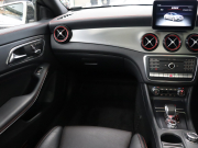AMG CLAクラス CLA45 4MATIC ﾚｰﾀﾞｰSP　黒革 ｼｰﾄﾋｰﾀｰ 純正HDDﾅﾋﾞTV Bluetooth Carplay Bｶﾒﾗ LEDﾊｲﾊﾟﾌｫｰﾏﾝｽﾍｯﾄﾞﾗｲﾄ AMGｻｽﾍﾟﾝｼｮﾝ AMG強化ﾌﾞﾚｰｷ AMGｽﾎﾟｰﾂｽﾃｱﾘﾝｸﾞ  AMGｴｱﾛ&19ｲﾝﾁAW　2年保証付