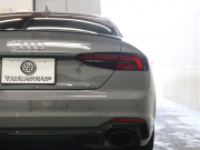 アウディ RS5 ｸｰﾍﾟ ﾍﾞｰｽｸﾞﾚｰﾄﾞ RSﾃﾞｻﾞｲﾝ&ｶｰﾎﾞﾝｽﾀｲﾘﾝｸﾞ　黒革(Sｽﾎﾟｰﾂｼｰﾄ) 純正MMIﾅﾋﾞ Bｶﾒﾗ Bang&Olufsen ACC HUD ﾏﾄﾘｸｽLED DRC付ｽﾎﾟｰﾂｻｽﾍﾟﾝｼｮﾝRSｽﾎﾟｰﾂｴｸﾞｿﾞｰｽﾄ 純正ｴｱﾛ&20ｲﾝﾁAW　2年保証付