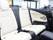 AMG Cクラス C43 4MATIC ｶﾌﾞﾘｵﾚ AMGｱﾄﾞﾊﾞﾝｽﾄﾞ&ﾚｰﾀﾞｰSP　白革 ｴｱｽｶｰﾌ 青幌 純正ﾅﾋﾞTV ﾌﾞﾙﾒｽﾀｰS ﾍｯﾄﾞｱｯﾌﾟD ACC Bluetoothｵｰﾃﾞｨｵ AMGｽﾃｱﾘﾝｸﾞ AMGｴｸﾞｿﾞｰｽﾄｼｽﾃﾑ AMGｴｱﾛ&19ｲﾝﾁAW　2年保証