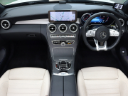 AMG Cクラス C43 4MATIC ｶﾌﾞﾘｵﾚ AMGｱﾄﾞﾊﾞﾝｽﾄﾞ&ﾚｰﾀﾞｰSP　白革 ｴｱｽｶｰﾌ 青幌 純正ﾅﾋﾞTV ﾌﾞﾙﾒｽﾀｰS ﾍｯﾄﾞｱｯﾌﾟD ACC Bluetoothｵｰﾃﾞｨｵ AMGｽﾃｱﾘﾝｸﾞ AMGｴｸﾞｿﾞｰｽﾄｼｽﾃﾑ AMGｴｱﾛ&19ｲﾝﾁAW　2年保証