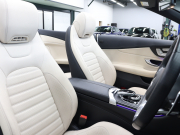 AMG Cクラス C43 4MATIC ｶﾌﾞﾘｵﾚ AMGｱﾄﾞﾊﾞﾝｽﾄﾞ&ﾚｰﾀﾞｰSP　白革 ｴｱｽｶｰﾌ 青幌 純正ﾅﾋﾞTV ﾌﾞﾙﾒｽﾀｰS ﾍｯﾄﾞｱｯﾌﾟD ACC Bluetoothｵｰﾃﾞｨｵ AMGｽﾃｱﾘﾝｸﾞ AMGｴｸﾞｿﾞｰｽﾄｼｽﾃﾑ AMGｴｱﾛ&19ｲﾝﾁAW　2年保証