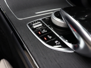 AMG Cクラス C43 4MATIC ｶﾌﾞﾘｵﾚ AMGｱﾄﾞﾊﾞﾝｽﾄﾞ&ﾚｰﾀﾞｰSP　白革 ｴｱｽｶｰﾌ 青幌 純正ﾅﾋﾞTV ﾌﾞﾙﾒｽﾀｰS ﾍｯﾄﾞｱｯﾌﾟD ACC Bluetoothｵｰﾃﾞｨｵ AMGｽﾃｱﾘﾝｸﾞ AMGｴｸﾞｿﾞｰｽﾄｼｽﾃﾑ AMGｴｱﾛ&19ｲﾝﾁAW　2年保証