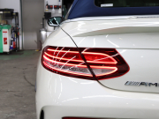 AMG Cクラス C43 4MATIC ｶﾌﾞﾘｵﾚ AMGｱﾄﾞﾊﾞﾝｽﾄﾞ&ﾚｰﾀﾞｰSP　白革 ｴｱｽｶｰﾌ 青幌 純正ﾅﾋﾞTV ﾌﾞﾙﾒｽﾀｰS ﾍｯﾄﾞｱｯﾌﾟD ACC Bluetoothｵｰﾃﾞｨｵ AMGｽﾃｱﾘﾝｸﾞ AMGｴｸﾞｿﾞｰｽﾄｼｽﾃﾑ AMGｴｱﾛ&19ｲﾝﾁAW　2年保証