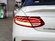 AMG Cクラス C43 4MATIC ｶﾌﾞﾘｵﾚ AMGｱﾄﾞﾊﾞﾝｽﾄﾞ&ﾚｰﾀﾞｰSP　白革 ｴｱｽｶｰﾌ 青幌 純正ﾅﾋﾞTV ﾌﾞﾙﾒｽﾀｰS ﾍｯﾄﾞｱｯﾌﾟD ACC Bluetoothｵｰﾃﾞｨｵ AMGｽﾃｱﾘﾝｸﾞ AMGｴｸﾞｿﾞｰｽﾄｼｽﾃﾑ AMGｴｱﾛ&19ｲﾝﾁAW　2年保証
