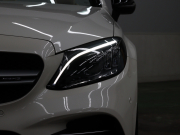 AMG Cクラス C43 4MATIC ｶﾌﾞﾘｵﾚ AMGｱﾄﾞﾊﾞﾝｽﾄﾞ&ﾚｰﾀﾞｰSP　白革 ｴｱｽｶｰﾌ 青幌 純正ﾅﾋﾞTV ﾌﾞﾙﾒｽﾀｰS ﾍｯﾄﾞｱｯﾌﾟD ACC Bluetoothｵｰﾃﾞｨｵ AMGｽﾃｱﾘﾝｸﾞ AMGｴｸﾞｿﾞｰｽﾄｼｽﾃﾑ AMGｴｱﾛ&19ｲﾝﾁAW　2年保証