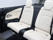 AMG Cクラス C43 4MATIC ｶﾌﾞﾘｵﾚ AMGｱﾄﾞﾊﾞﾝｽﾄﾞ&ﾚｰﾀﾞｰSP　白革 ｴｱｽｶｰﾌ 青幌 純正ﾅﾋﾞTV ﾌﾞﾙﾒｽﾀｰS ﾍｯﾄﾞｱｯﾌﾟD ACC Bluetoothｵｰﾃﾞｨｵ AMGｽﾃｱﾘﾝｸﾞ AMGｴｸﾞｿﾞｰｽﾄｼｽﾃﾑ AMGｴｱﾛ&19ｲﾝﾁAW　2年保証