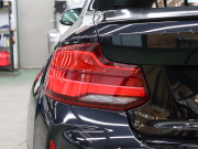 BMW Mシリーズ M2 ﾍﾞｰｽｸﾞﾚｰﾄﾞ　後期LCI ｺﾝﾌｫｰﾄA ｲﾝﾃﾘｼﾞｪﾝﾄS 黒革 純正idriveﾅﾋﾞ Bｶﾒﾗ LEDﾍｯﾄﾞﾗｲﾄ ｶｰﾎﾞﾝｲﾝﾃﾘｱ ﾃﾞｭｱﾙｴｷｿﾞｰｽﾄﾃｰﾙﾊﾟｲﾌﾟ Mｽﾎﾟｰﾂｽﾃｱﾘﾝｸﾞ Mﾌﾞﾚｰｷｷｬﾘﾊﾟｰ Mｴｱﾛ&19ｲﾝﾁAW　2年保証付