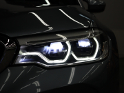 BMW Mシリーズ M5　ｲﾝﾃﾘｼﾞｪﾝﾄｾｰﾌﾃｨ 黒革 ﾍﾞﾝﾁﾚｰﾀｰ ｶｰﾎﾞﾝﾙｰﾌ Idriveﾅﾋﾞ TV 360ｶﾒﾗ harman/kardon ﾜｲﾔﾚｽﾁｬｰｼﾞﾝｸﾞ HUD Mｽﾎﾟｰﾂｽﾃｱﾘﾝｸﾞ Mｴｷｿﾞｰｽﾄｼｽﾃﾑ Mﾏﾙﾁﾌｧﾝｸｼｮﾝｼｰﾄ Mｴｱﾛ&20ｲﾝﾁﾀﾞﾌﾞﾙｽﾎﾟｰｸAW(ｽﾀｲﾘﾝｸﾞ706M)　2年保証