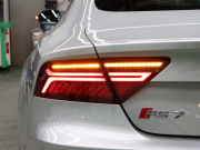 アウディ RS7 ﾊﾟﾌｫｰﾏﾝｽ ｱｼｽﾀﾝｽ&RSﾃﾞｻﾞｲﾝPKG　ACC LKA BSM 黒革RSｽﾎﾟｰﾂｼｰﾄ ｻﾝﾙｰﾌ 純正MMIﾅﾋﾞ ﾌﾙｾｸﾞ 360ｶﾒﾗ BOSEｻｳﾝﾄﾞ RSﾃﾞｻﾞｲﾝｴｱﾛ&21ｲﾝﾁAW LEDﾗｲﾄ　2年保証付