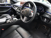 BMW Mシリーズ M5 Edition MISSION IMPOSSIBLE　限定車 ACC ｺﾝﾌｫｰﾄA ｲﾝﾃﾘｼﾞｪﾝﾄS 黒革 ﾍﾞﾝﾁﾚｰﾀｰ ｱﾙｶﾝﾀﾗﾙｰﾌ 純正ﾅﾋﾞTV harman/kardon 360ｶﾒﾗ HUD MｽﾎﾟｰﾂEX Mﾊﾟﾌｫｰﾏﾝｽｶｰﾎﾞﾝｽﾀｲﾘﾝｸﾞ ACShnitzer21ｲﾝﾁAW　2年保証