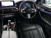 BMW Mシリーズ M5 Edition MISSION IMPOSSIBLE　限定車 ACC ｺﾝﾌｫｰﾄA ｲﾝﾃﾘｼﾞｪﾝﾄS 黒革 ﾍﾞﾝﾁﾚｰﾀｰ ｱﾙｶﾝﾀﾗﾙｰﾌ 純正ﾅﾋﾞTV harman/kardon 360ｶﾒﾗ HUD MｽﾎﾟｰﾂEX Mﾊﾟﾌｫｰﾏﾝｽｶｰﾎﾞﾝｽﾀｲﾘﾝｸﾞ ACShnitzer21ｲﾝﾁAW　2年保証