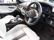 BMW Mシリーズ M5 ﾍﾞｰｽｸﾞﾚｰﾄﾞ ｺﾝﾌｫｰﾄPKG ﾌﾙﾚｻﾞｰﾒﾘﾉｲﾝﾃﾘｱ　ACC ｺﾝﾌｫｰﾄA ｲﾝﾃﾘｼﾞｪﾝﾄS 白/黒革 ﾍﾞﾝﾁﾚｰﾀｰ ｱﾙｶﾝﾀﾗﾙｰﾌ 純正ﾅﾋﾞTV harman/kardon 360ｶﾒﾗ HUD Mｴｷｿﾞｰｽﾄ Mﾏﾙﾁﾌｧﾝｸｼｮﾝｼｰﾄ 純正ｴｱﾛ&20ｲﾝﾁAW　2年保証