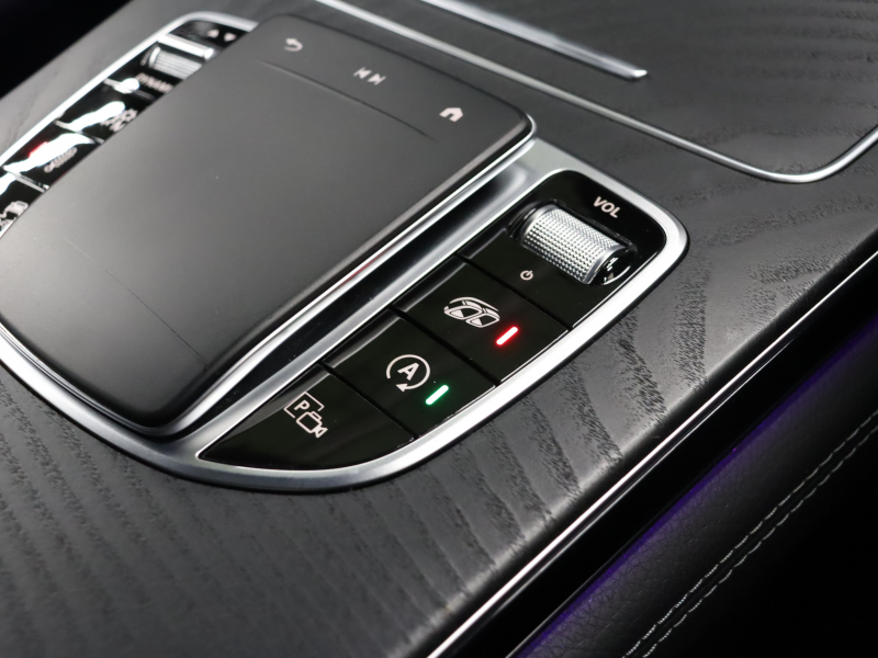 AMG GLC63 S 4MATIC+ 後期モデル 実用性とスポーツ性能を両立したプレミアムSUV