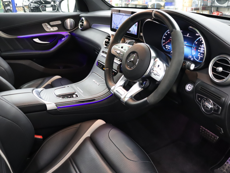 AMG GLC63 S 4MATIC+ 後期モデル 実用性とスポーツ性能を両立したプレミアムSUV