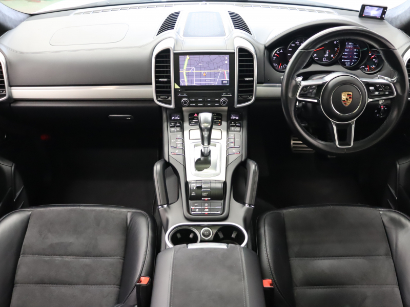 カイエン GTS 440ps・スポーツモード搭載の輸入SUV