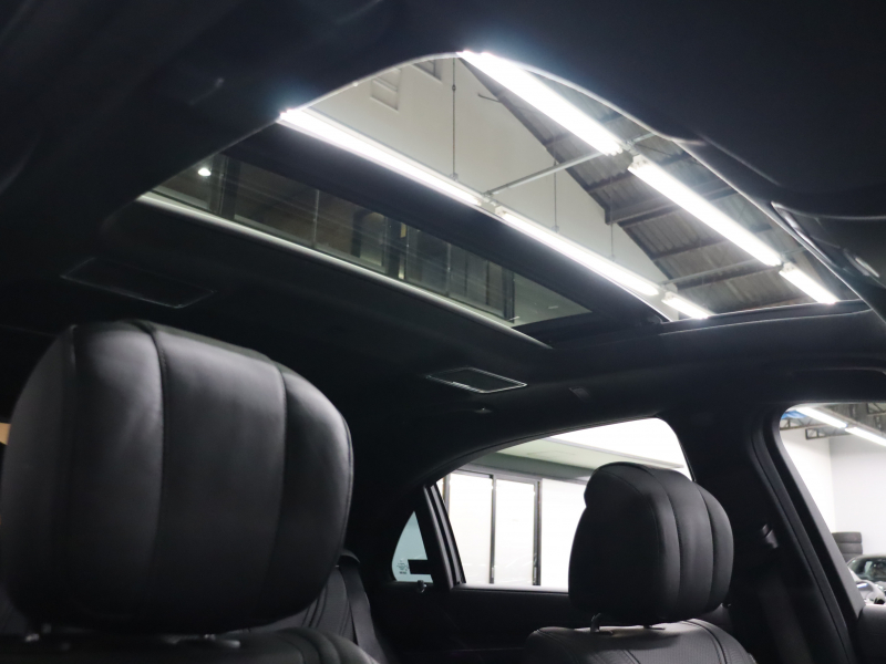 メルセデスAMG S63 ロング AMGダイナミックPKG搭載のラグジュアリーセダン