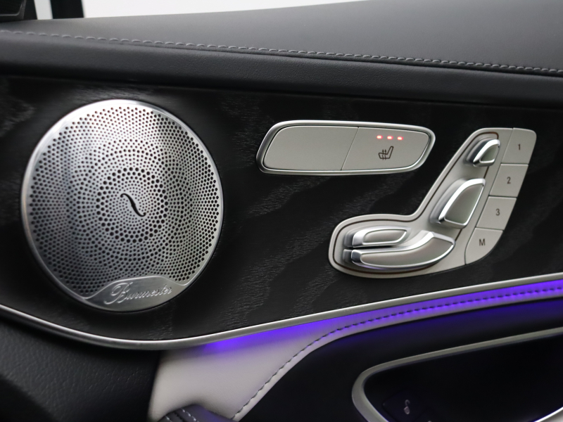 AMG C63S 後期モデル|V8ツインターボの魅力を味わえる本格スポーツセダン