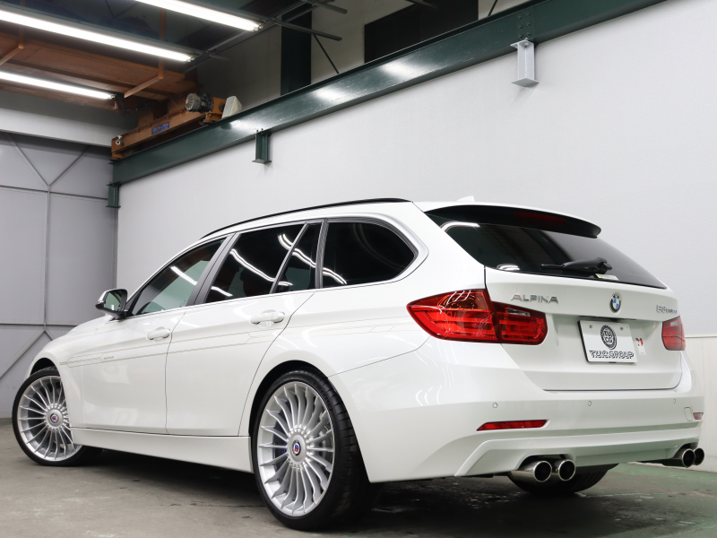 上質な茶革インテリアのアルピナ B3 ビターボ ツーリングをご紹介