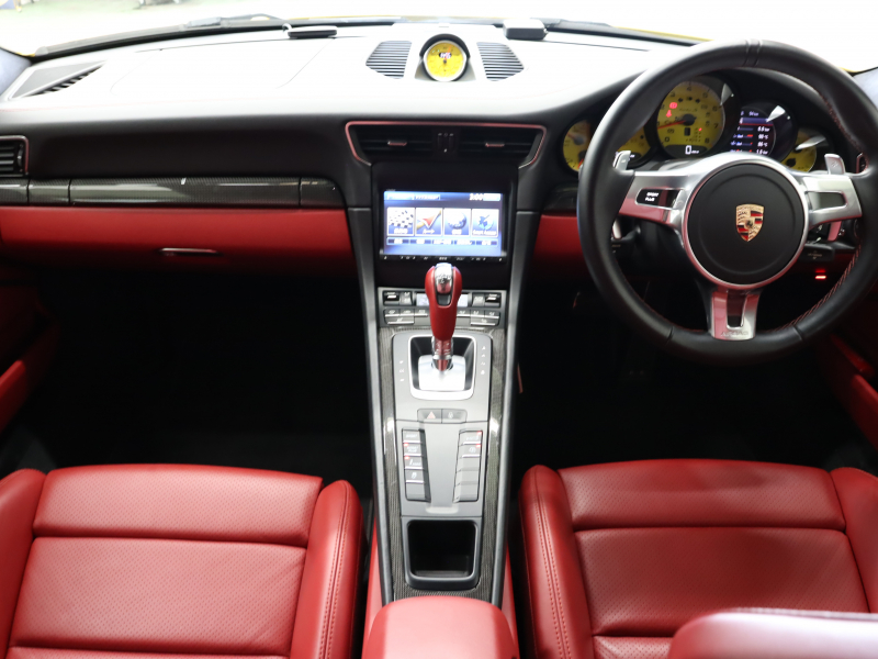 ポルシェ 911 ターボS｜正規ディーラー車・スポーツクロノPKG搭載