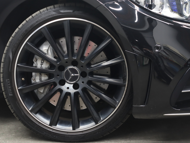 AMG C43 4MATIC カブリオレ｜快適装備と走りを両立した一台