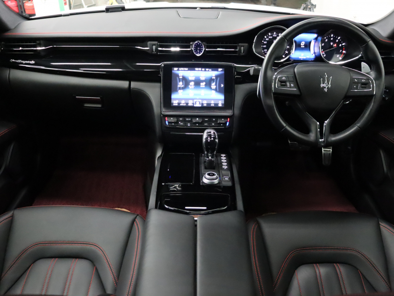 マセラティ クアトロポルテ｜上質な走りと快適性を備えたラグジュアリーセダン