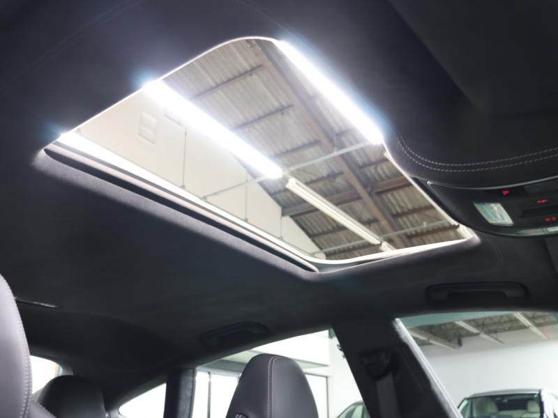 アウディ RS7｜ラグジュアリーとパフォーマンスを兼ね備えた一台