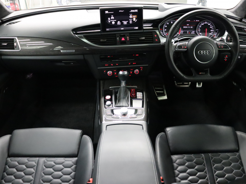 アウディ RS7｜ラグジュアリーとパフォーマンスを兼ね備えた一台