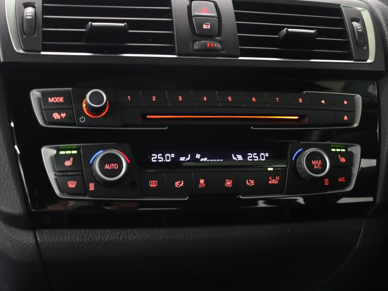 BMW M2 6速MTモデル 走りを楽しむための一台