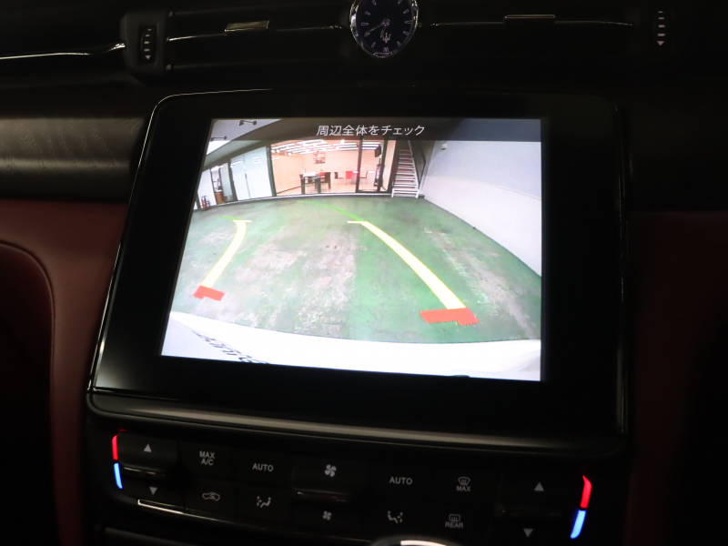 マセラティ クアトロポルテ グランルッソ 高級感と走行性能を両立