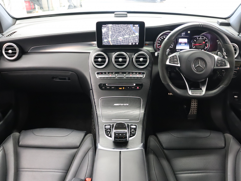 AMG GLC63 4MATIC+ 圧倒的パフォーマンスと上質装備を兼ね備えたSUV