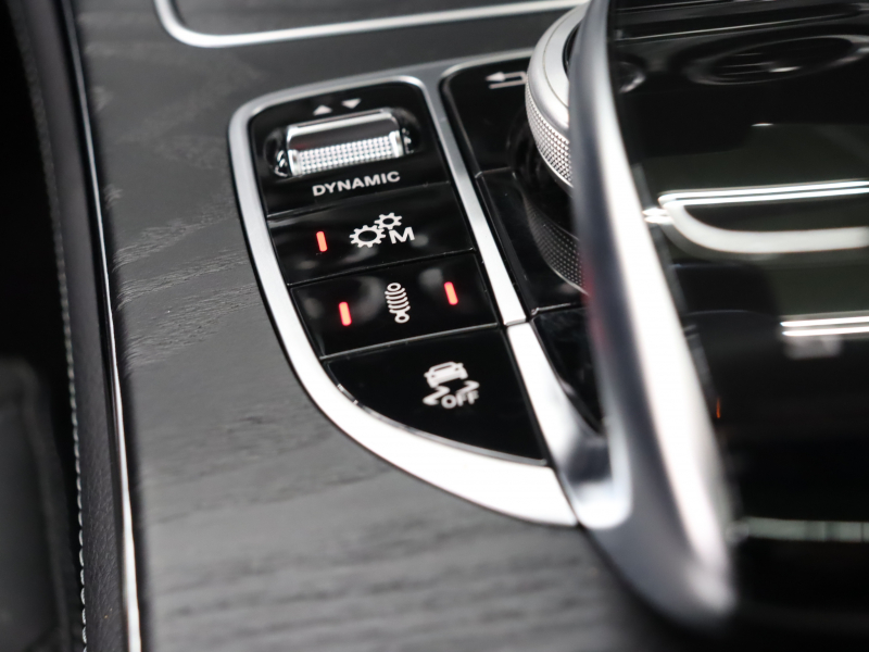 AMG GLC63 4MATIC+ 圧倒的パフォーマンスと上質装備を兼ね備えたSUV