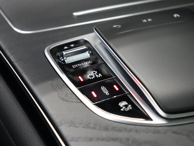 AMG GLC43 4MATIC レザーエクスクルーシブPKG搭載の充実装備モデル