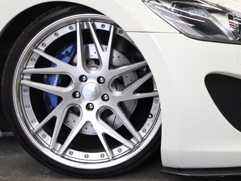 マセラティ グランツーリズモ スポーツ 圧倒的存在感の一台