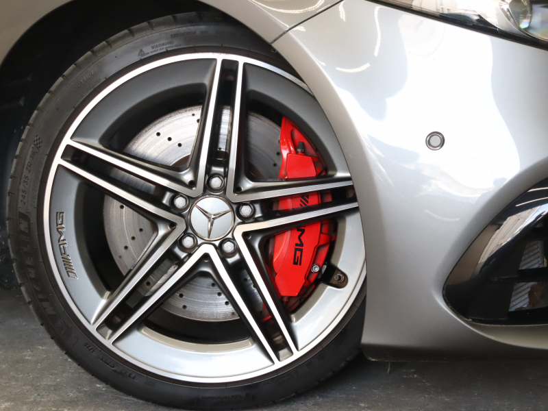 A45S 4MATIC+ AMG 走りと快適性を両立したハイパフォーマンスモデル