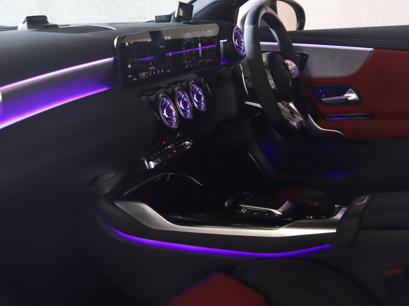 A45S 4MATIC+ AMG 走りと快適性を両立したハイパフォーマンスモデル