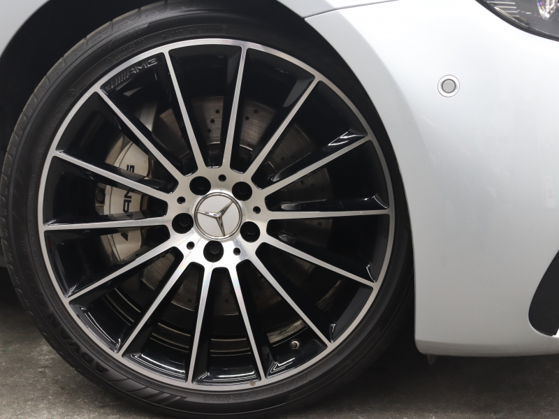 AMG E53 4MATIC+ 快適性とパフォーマンスを兼ね備えた一台