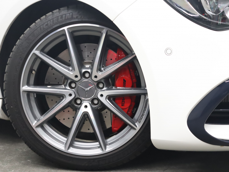 スポーツセダンの魅力 AMG CLA45 4MATIC 上質装備と高性能