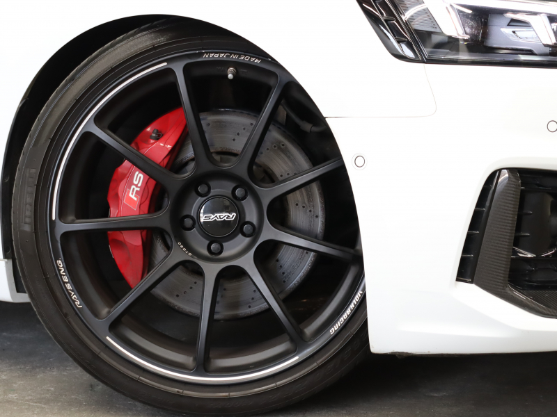 カーボンパッケージ装着のアウディ RS5スポーツバックをご紹介